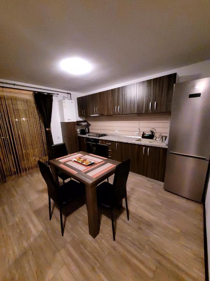 Dds Apartment Брашов Екстериор снимка